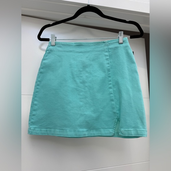 Wild Fable Notch Front Stretch Denim Mini Skirt Distressed Aqua Blue NWT Size 4 - Picture 4 of 9